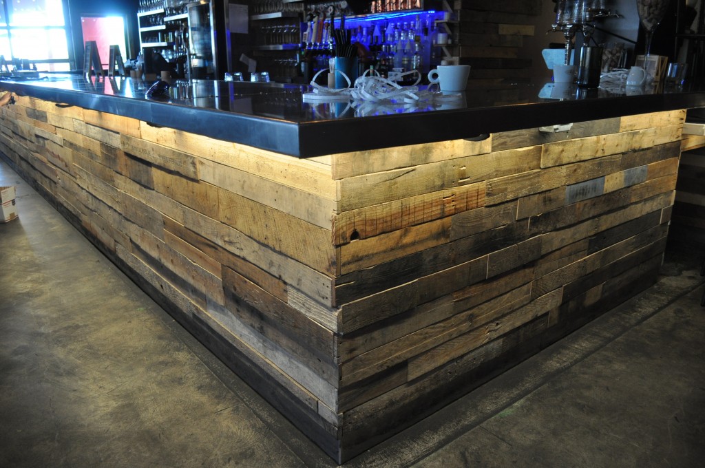 bar- wood retail lighting